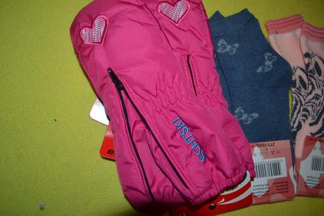 2x dívčí rukavice prodloužené,2-4r.3x ponožky, 104–116 / 86–98