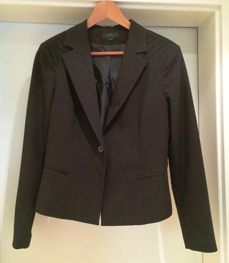 4-kombinace kostýmek - sako, kalhoty, šaty, sukně, 40