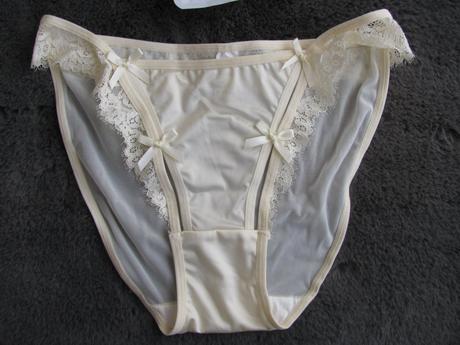 Dámské smetanově bílé krajkové kalhotky, l