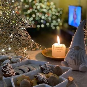 @hanica83: První Vánoce v novém domečku 💪