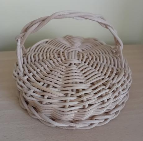 Prouťený košíček,