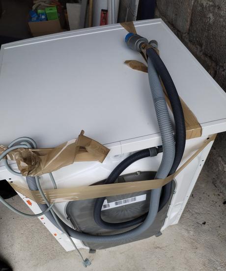 Zánovní pračka zn. aeg 7000 prosteam v záruce, aeg