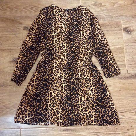 Lehoučké šaty zdobené volánkem, primark,140