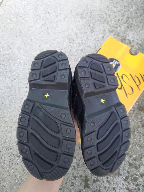 Nenošené dětské kožené boty dr. martens vel. 27, 27