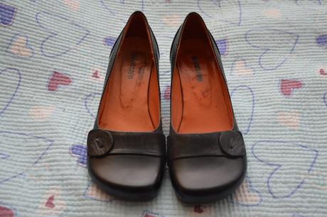 38 černé lodičky, 38