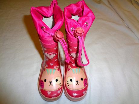 Kouzelné růžové kočičkové gumáky, 22