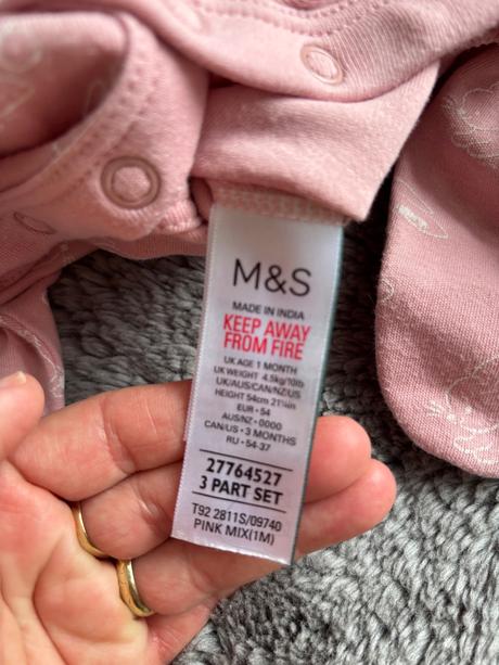 Overálek růžový se zajíčky - v. 0-1 měs  zn. m&s, marks & spencer,56