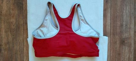 Čtyři trika vel. l, xl, tepláky a body za 43 kč/ks, l