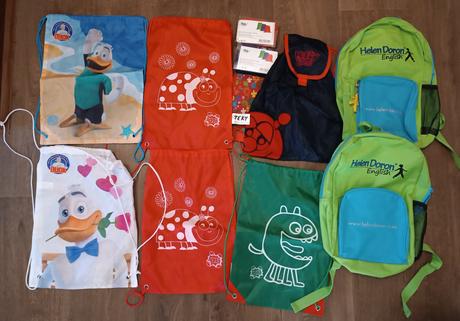 2x batůžky, 8x vaky na záda, pouzdro topgal, 