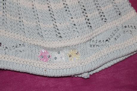 Dívčí háčkovaná čepička růžičky obv. 41 - 45 cm, 86