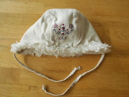 Dívčí čepice od vel.92-104, 92