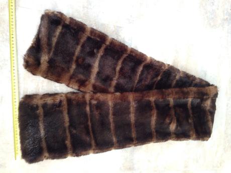 Společenský šál umělá kožešina hnědo černý pléd, 80