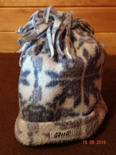 Šedá čepice vzor, obvod 40 - 48 cm, 104