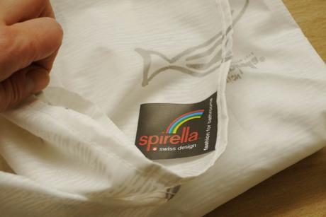 Bily zaves do vany s 8 hacky,