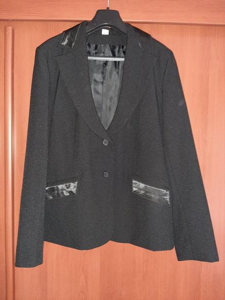 Dámský kalhotový kostýmek, 40