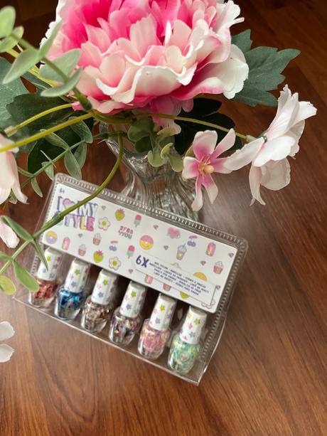 Výtvarné a kreativní potřeby, 