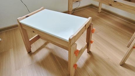 Dětský nastavitelný rostoucí stůl / stolek ikea,