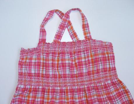 J1057 halenka vel. 4-5 let, cherokee,110