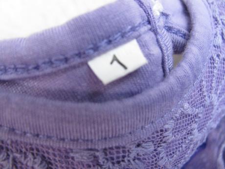 Sváteční fialové šatičky s tylem, 62