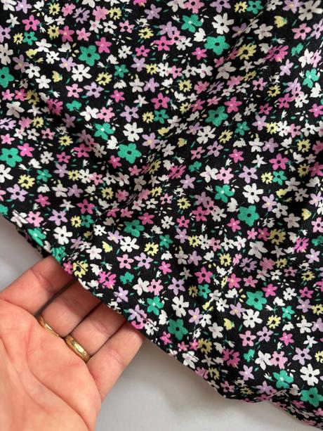 Ob/tunika/šaty černé drobnými květy  - v.9/10 let, primark,140