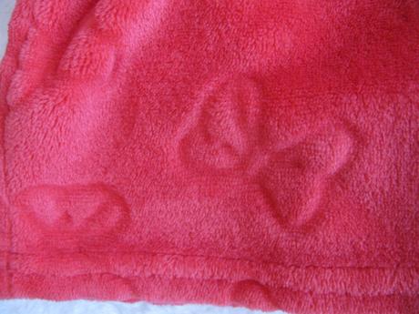 Krásný malinově červený fleecový župan s kapucí, disney,74