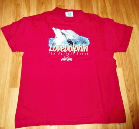 Triko s delfíny, 158