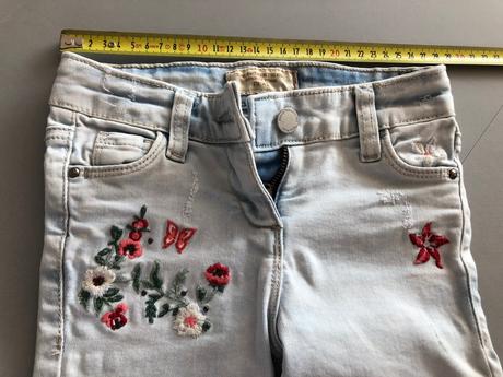Džíny next 4 roky vel.104 cm výšivka kytka motýlek, next,104