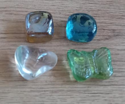 Skleněné kamínky, 