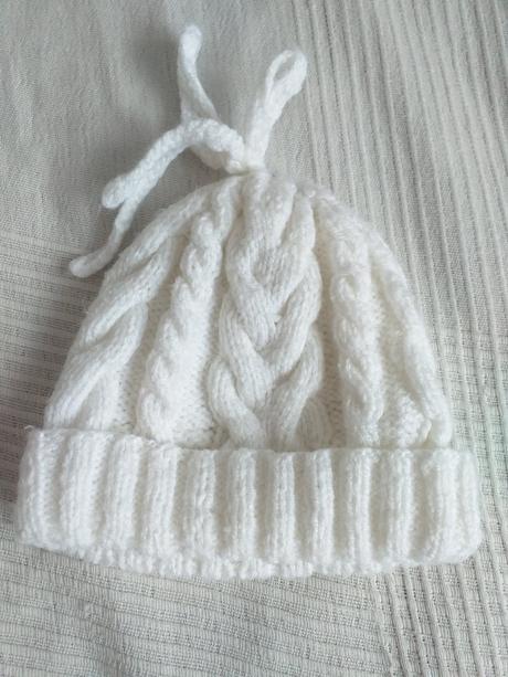 Pletená bílá čepice obvod 36 cm/0-6 měs, 62