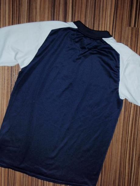 Značkové modrobílé tričko, umbro,152