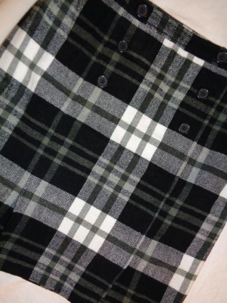 Nádherná černobílá teplejší sukně, 40 / l / m