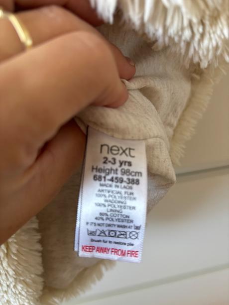 Vesta chlupatá zn. next - v.2/3 roky, next,98