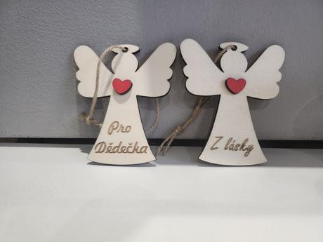 Dřevěná dekorace anděl s věnováním 10cm, 