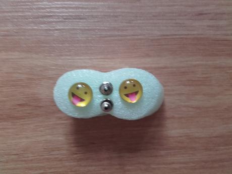 Náušnice emotikon vyplazený jazyk3,