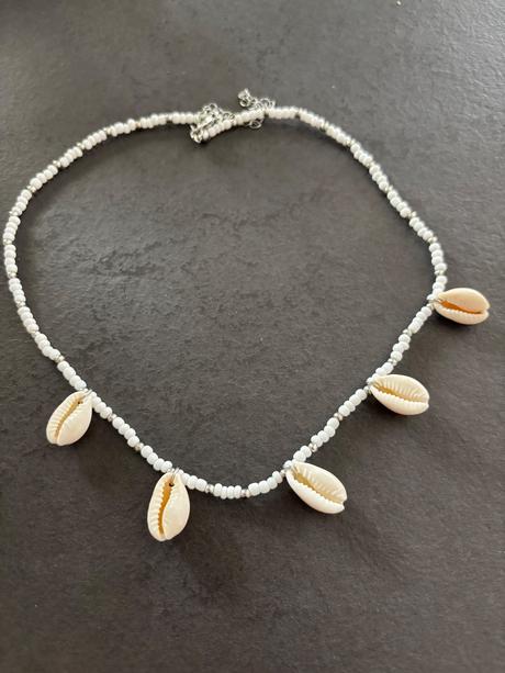 Náhrdelník s mušlemi, new yorker