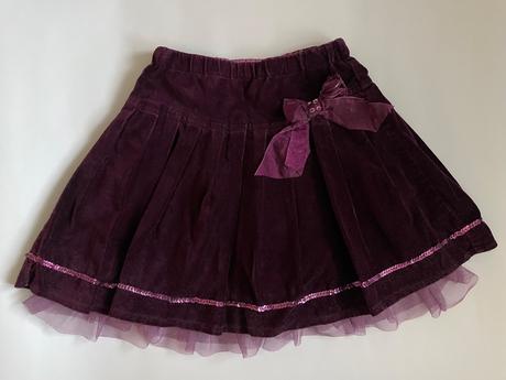 Sametová sukýnka s tylem, 110