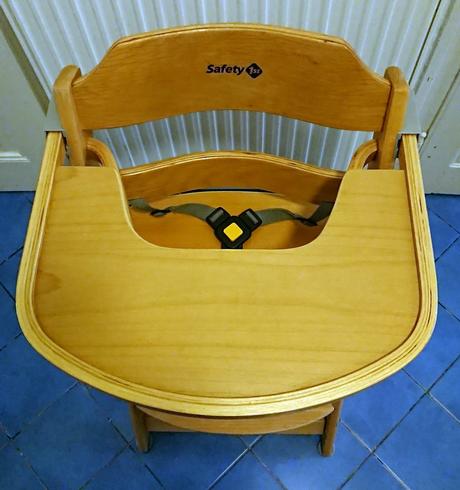 Dřevěná rostoucí jídelní židlička safety 1st,