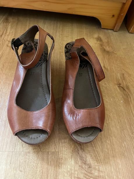 Kožené boty na klínu, 37