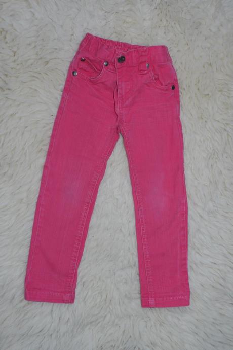 Ruzove dzinove kalhoty, 92