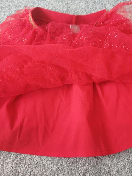 Dívčí sukně se třpytkami., 128