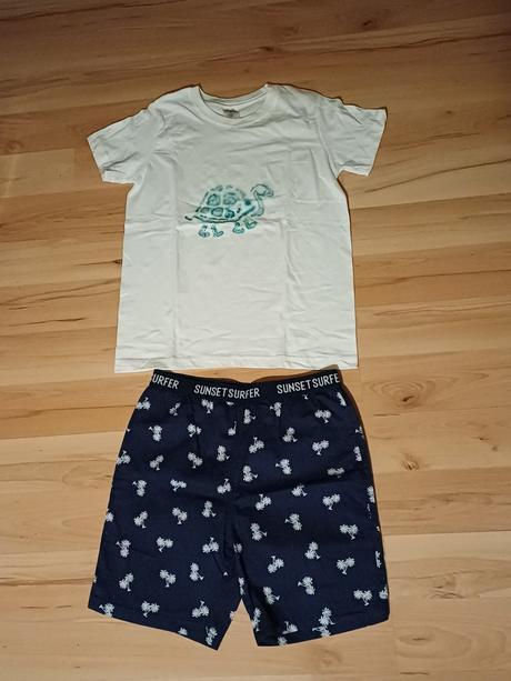 Pyžamko tričko a kraťasy, vel. 146/152, 152