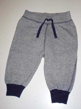 Bavlněné tepláčky, 68