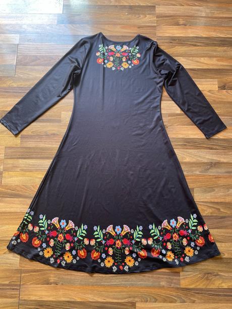 Maxišaty s květy, vel l i více či méně,měřte, l