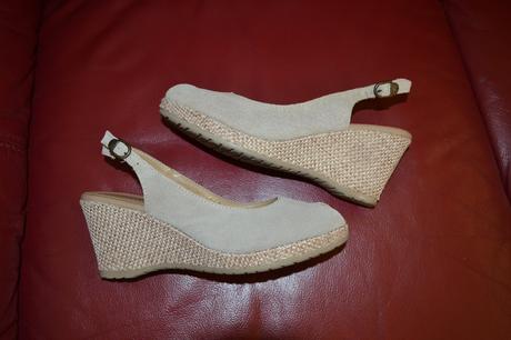 Tamaris kožené lodičky na klínku s otevřenou špič, tamaris,39