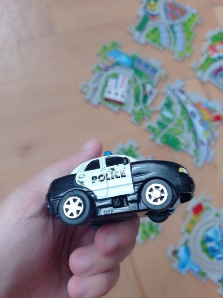 Auto na baterky s dráhou, 