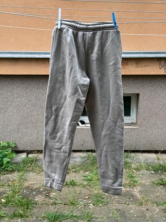 Tepláky, nike,134