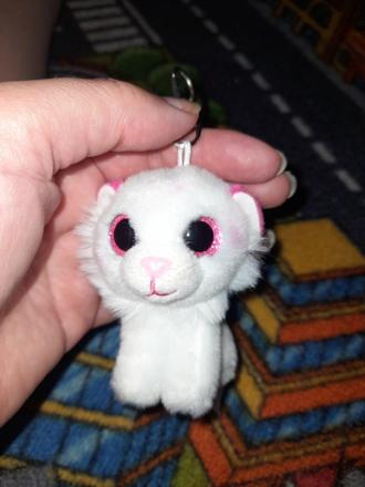 Přívěšek plyšový kočička ,tygřík růžový z bambule,