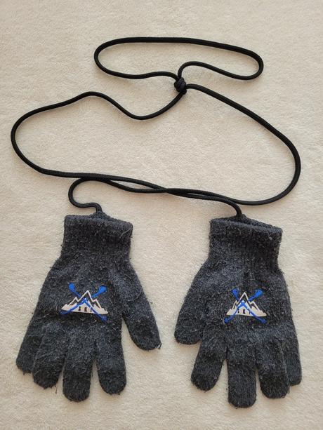 Prstové rukavice na šňůrce, 110