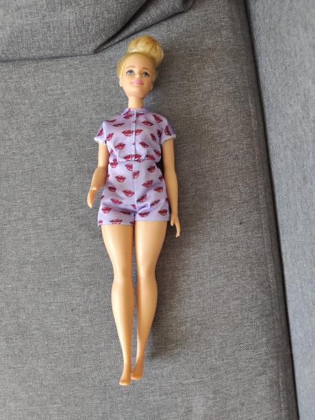 Barbie plnoštíhlé mattel.cena za kus., 