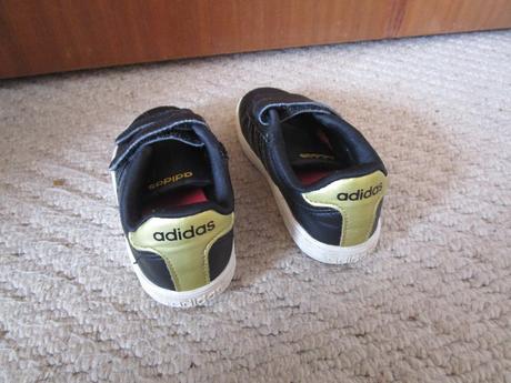 Pěkné černé dívčí tenisky adidas, č. 26, adidas,26